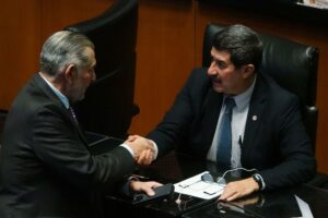 Adán Augusto López y Javier Corral.
