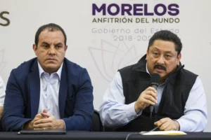 Cuauhtémoc Blanco y el fiscal Uriel Carmona.