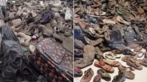 Cientos de objetos y zapatos apilados de las víctimas.