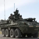 El tanque Stryker desplegdo en la frontera con México.
