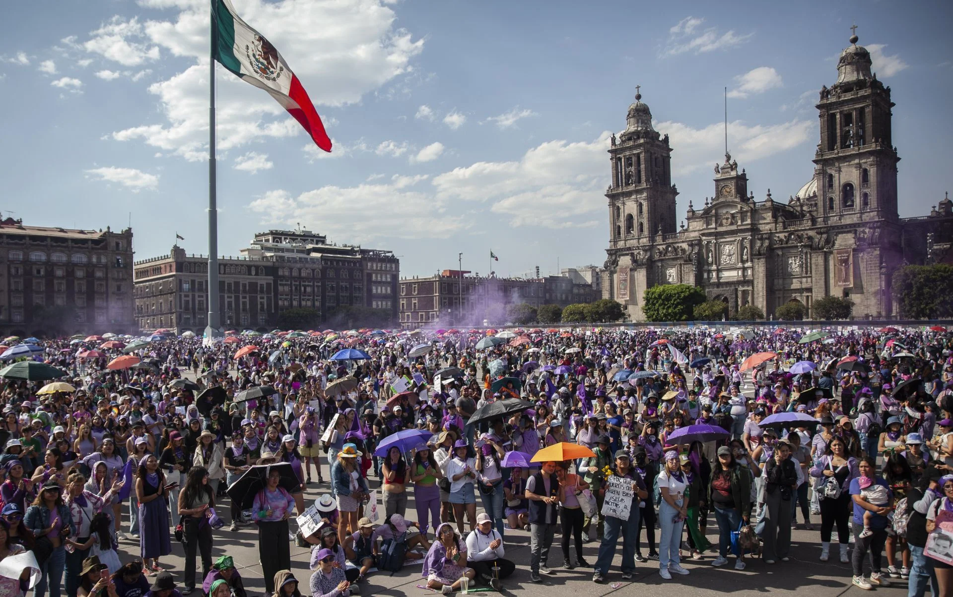 La Marcha del 8M al culminar en el Zócalo.