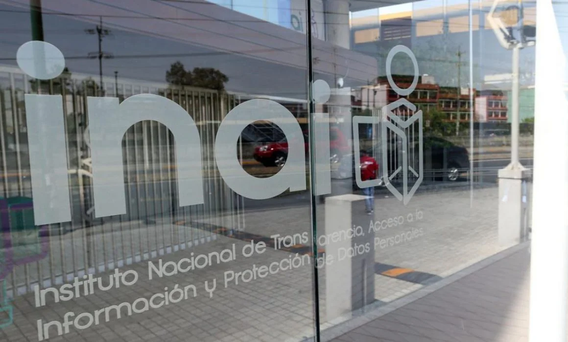 La Secretaría Anticorrupción toma posesión del edificio del INAI.