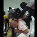 Trato inhumano para migrantes deportados.