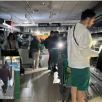Compras de pánico a oscuras, fallas en el transporte, caída de la red celular, por el apagón en España.