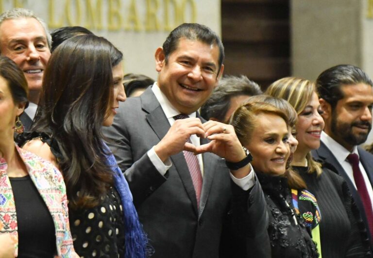 Con todo cariño, dice Armenta. (Imagen de archivo)