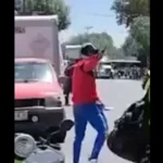 Motociclista dispara a manifestantes en Tláhuac.