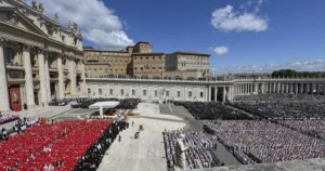 Multitudinaria despedida para el papa Francisco en el Vaticano.