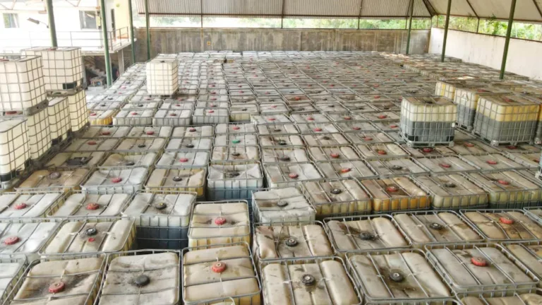 Más de 1 millón de litros de hidrocarburo robado fueron localizados cerca de Dos Bocas.