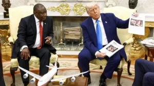 El presidente de Estados Unidos, Donald Trump, protagonizó este miércoles un tenso intercambio con su homólogo sudafricano, Cyril Ramaphosa.