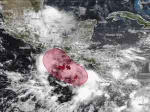 La tormenta tropical Erick avanza rápidamente para convertirse en huracán.