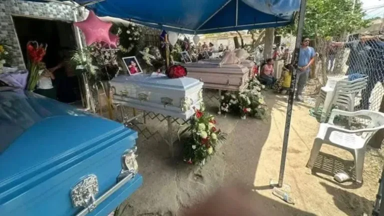 El velorio de las víctimas del monstruo.