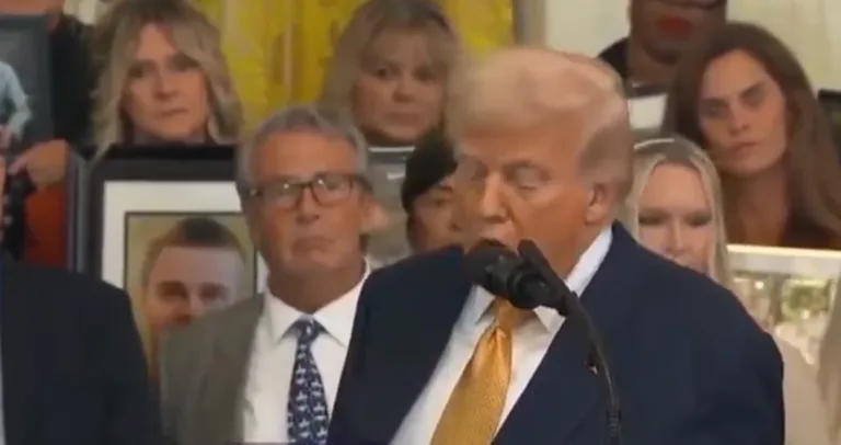 Donald Trump arremete contra el gobierno de México.