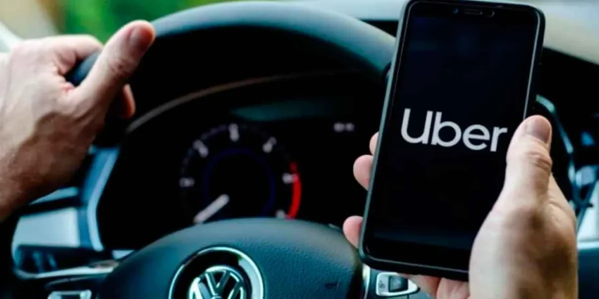 Descontento por aumento de tarifas de Uber.
