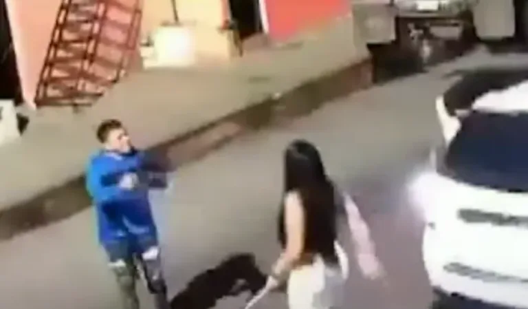 Kevin asesinó con un R-15 a Karla.