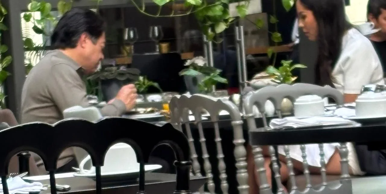 Mario Delgado vacacionando en Portugal.