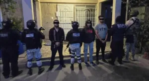 La detención del Cabo 13 en Tijuana.