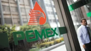 Estados Unidos investiga sobornos en Pemex.