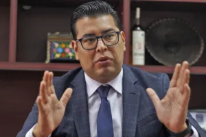 El senador Néstor Camarillo renunció al PRI: