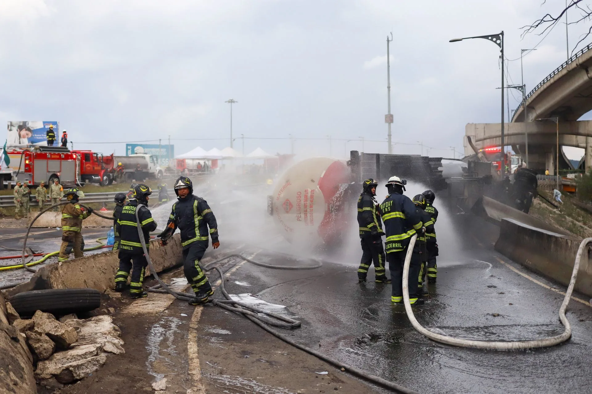 Reportan seis muertos hasta ahora por la explosión.
