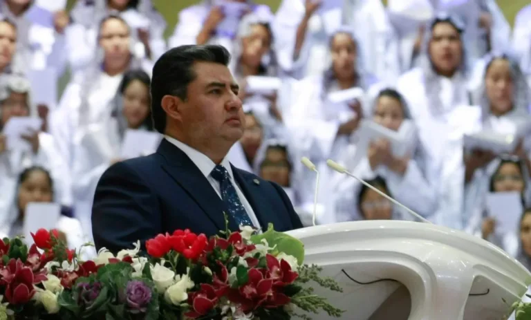 Naasón Joaquín y otros cinco líderes de la Luz del Mundo enfrentan nuevos cargos.