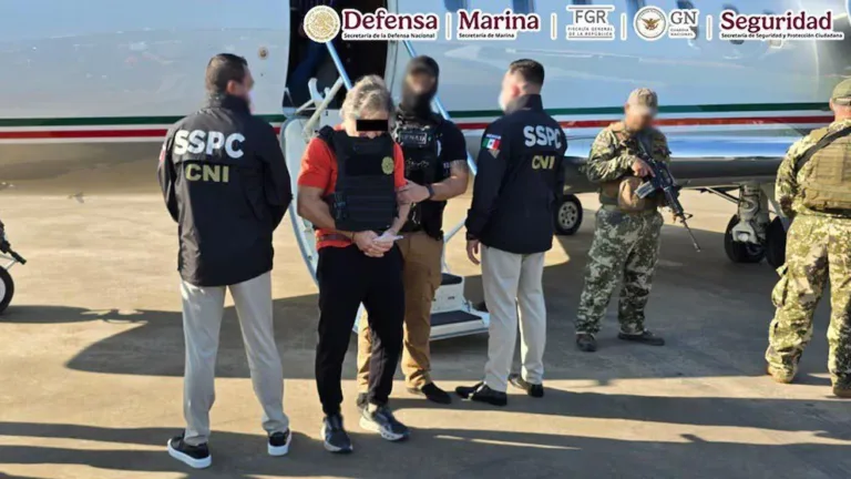 La imagen de Hernán Bermúdez de regreso a México.