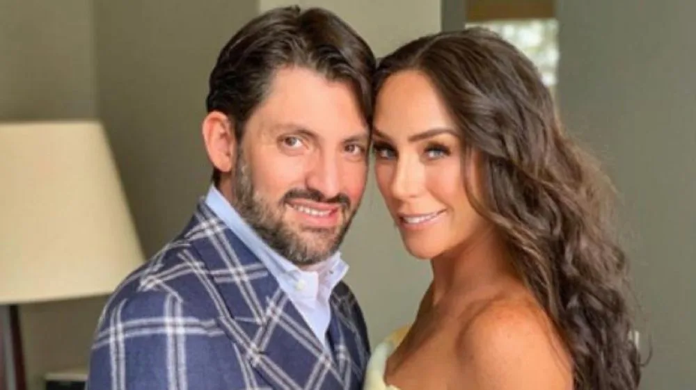 Víctor Álvarez Puga e Inés Gómez Mont.