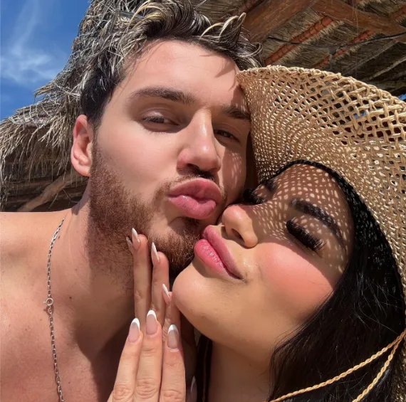 Fede Dorcaz y la influencer Mariana Ávila.