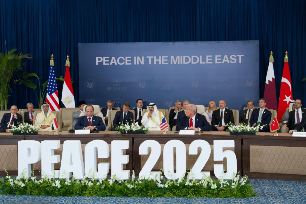 La firma del acuerdo de paz en Gaza con Trump a la cabeza.