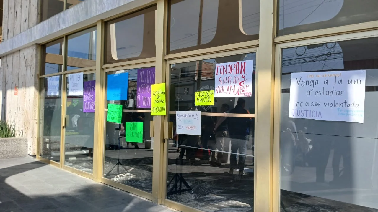 Denuncian violación tumultuaria en la Universidad Autónoma de San Luis Potosí.