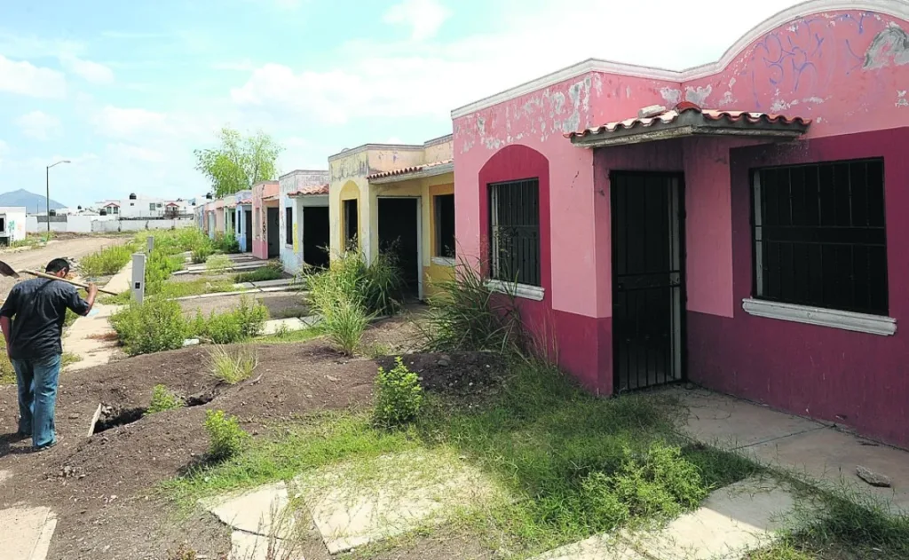 Viviendas abandonadas en Cualiacán.