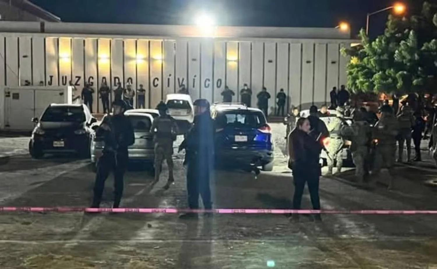 Estalla explosivo en Centro de Seguridad de Mazatlán.