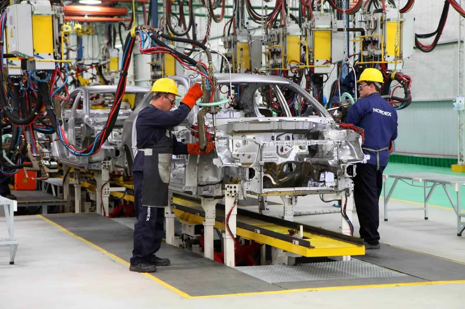 Frenón en la industria automotriz en México.