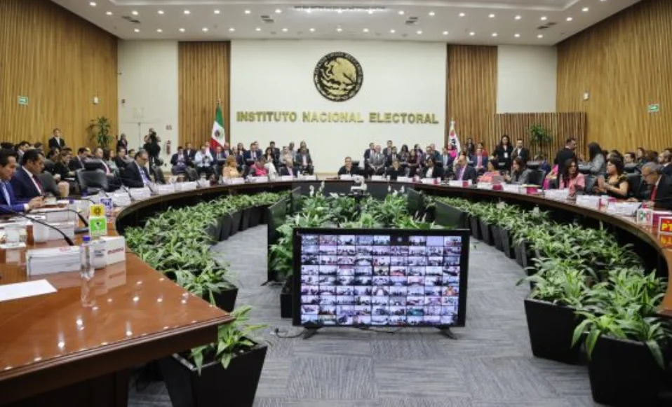 Otro encontronazo en el INE.