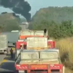 Bloqueos carreteros del crimen organizado en Escuinapa, Sinaloa.