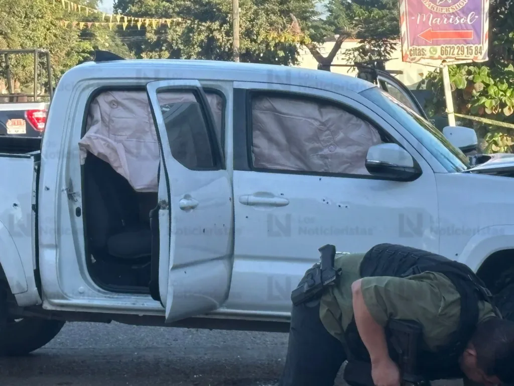 La camioneta que conducía el director de Tránsito de Culiacán.
