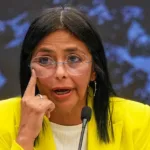 Delcy Rodríguez, presidenta interina de Venezuela, bajo presión.