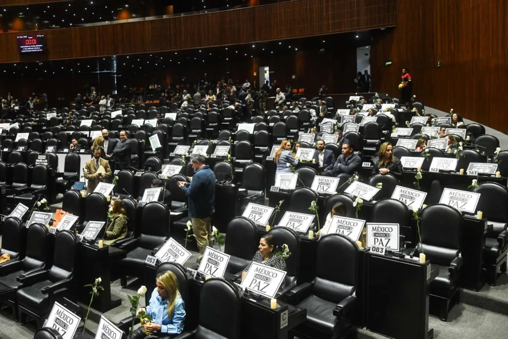 México merece paz, dicen diputados en sesión.
