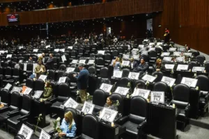México merece paz, dicen diputados en sesión.