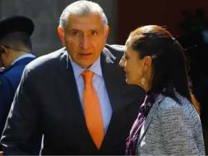 Adán Augusto López deja la coordinación de Morena en el Senado.