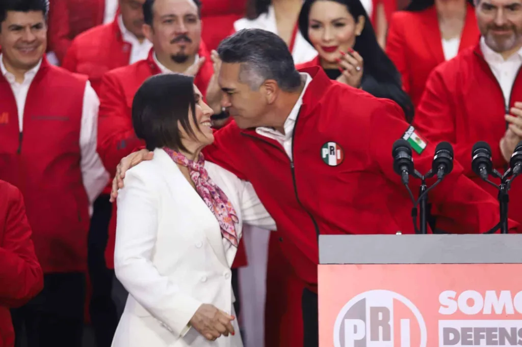 Rosario Robles se une a la campaña del PRI hacia las gubernaturas 2027.