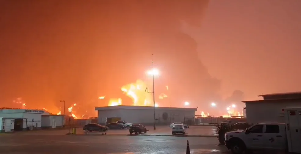 Sheinabaum minimizó incendio en Dos Boccas y ya suman cinco los muertos.