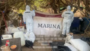 Más de 600 kilos de metanfetamina fueron asegurados por la Marina.
