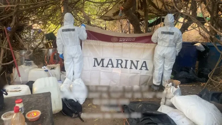 Más de 600 kilos de metanfetamina fueron asegurados por la Marina.