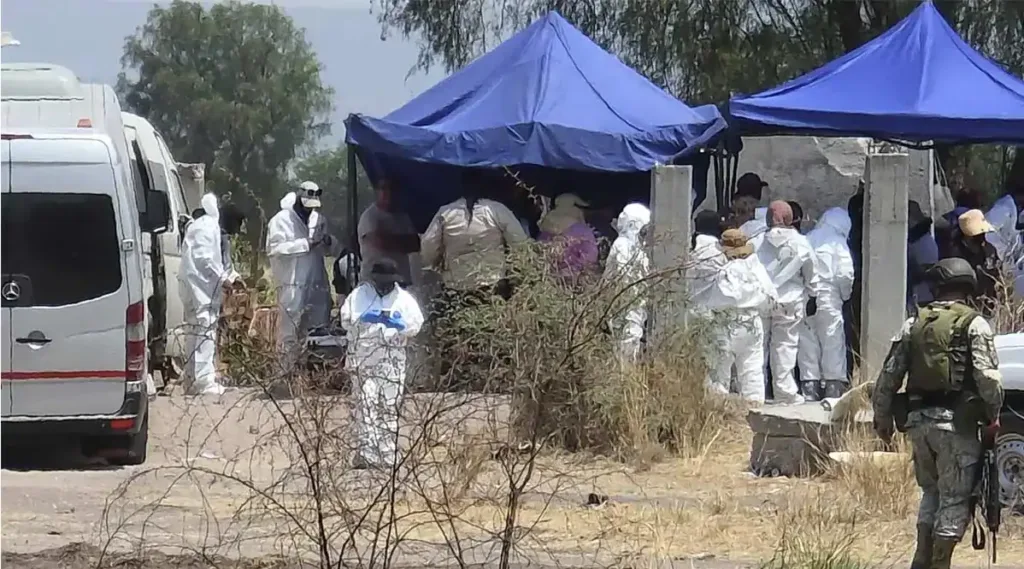 Cinco cuerpos fueron hallados en narcopozo de Guanajuato.