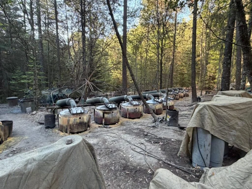 El narcolaboratorio descubierto previo a la muerte del jefe de la AIE y los dos funcionarios de la Embajada de EU.