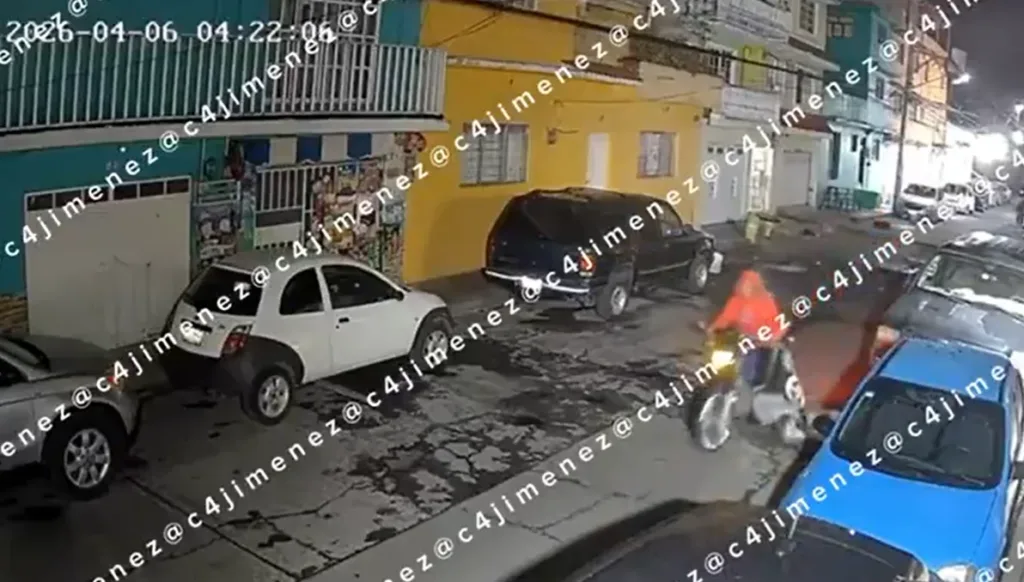 Con toda impunidad hombres en motocicleta tiran cadáveres en Naucalpan. @c4jimenez