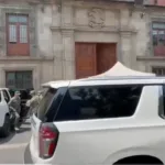La abrupta llegada de García Harfuch y los mandos militares a Palacio Nacional.