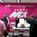 Integrantes de Somos México celebran la decisión del INE.