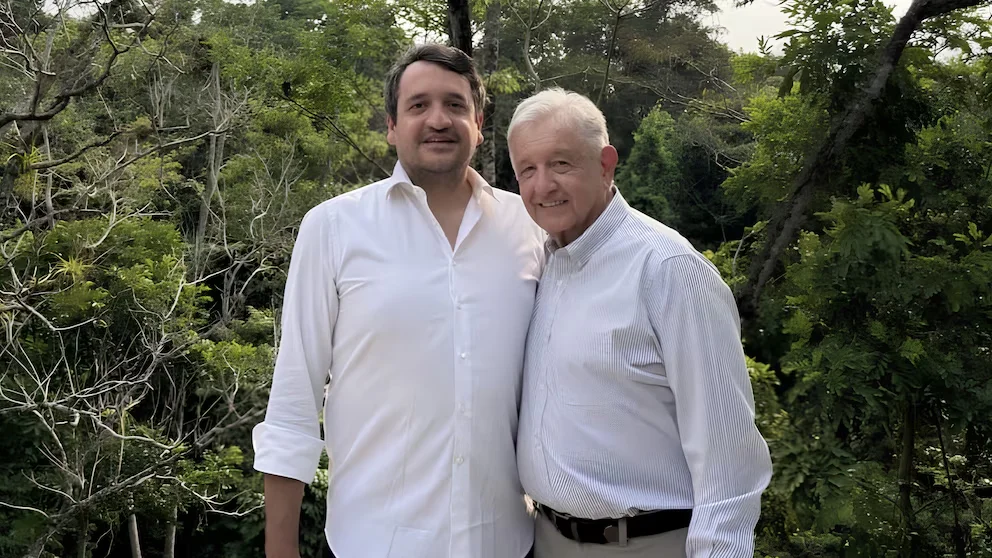 Andy con su papi AMLO.