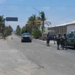 Elementos del Ejército montaron un perímetro alfredeor del lugar de la explosión.